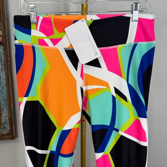 Fabletics Multicolor Geometric Capri Leggings NEW L - Picture 2 of 12